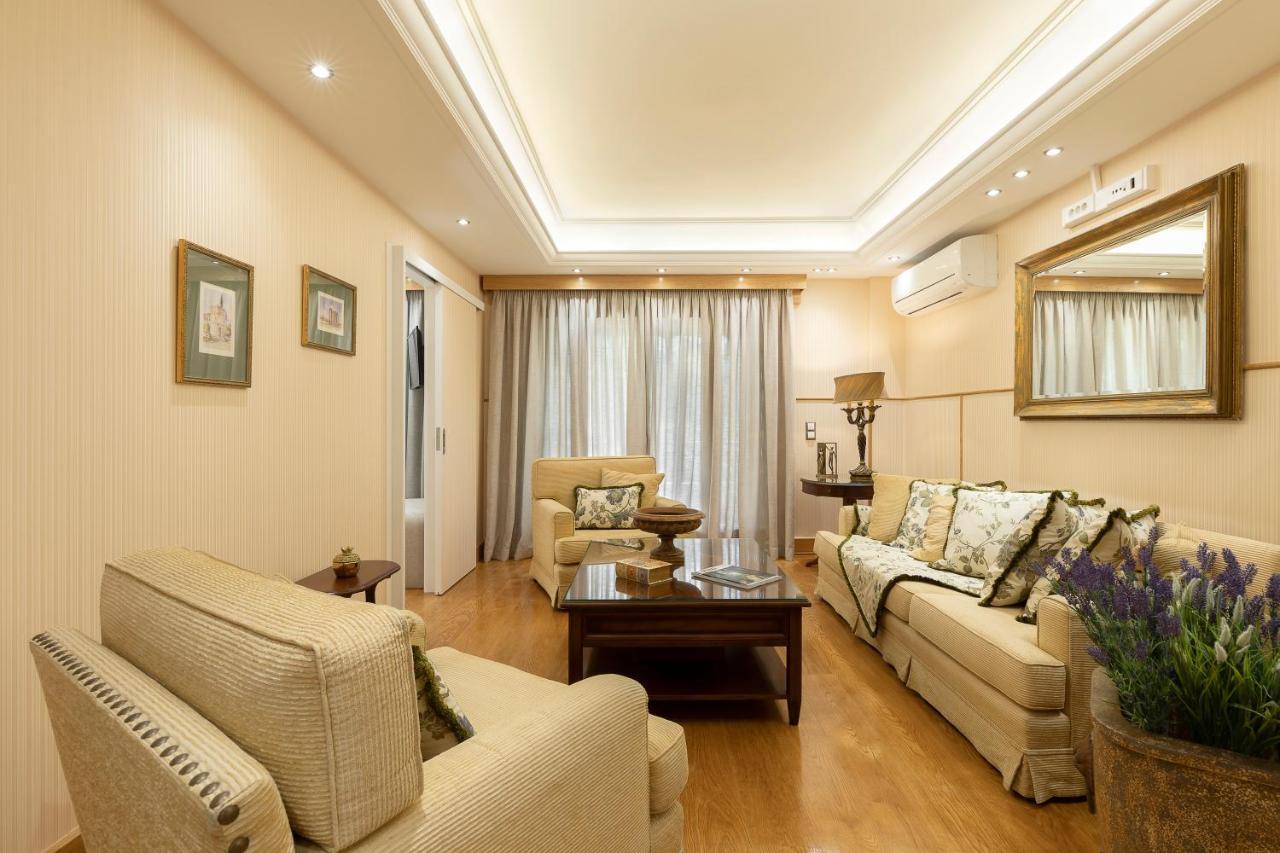 Vouliagmeni'S Elegance By Acropolis Suites Atenas Exterior foto