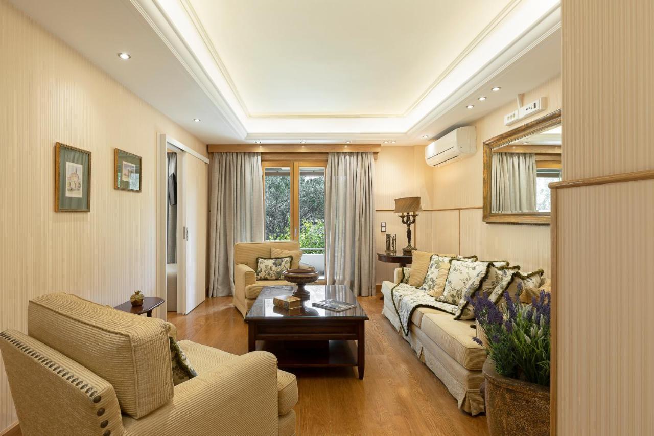 Vouliagmeni'S Elegance By Acropolis Suites Atenas Exterior foto