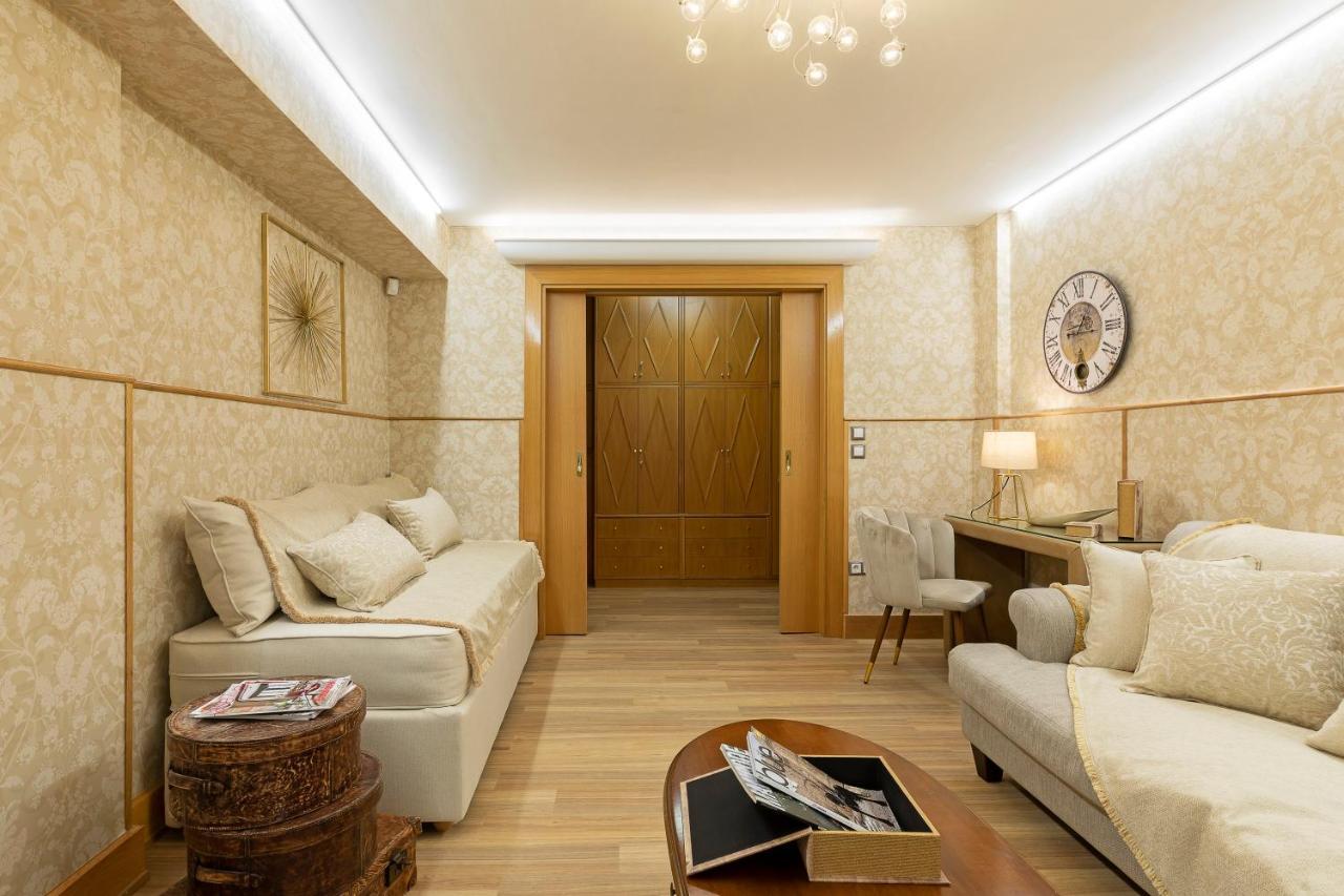 Vouliagmeni'S Elegance By Acropolis Suites Atenas Exterior foto